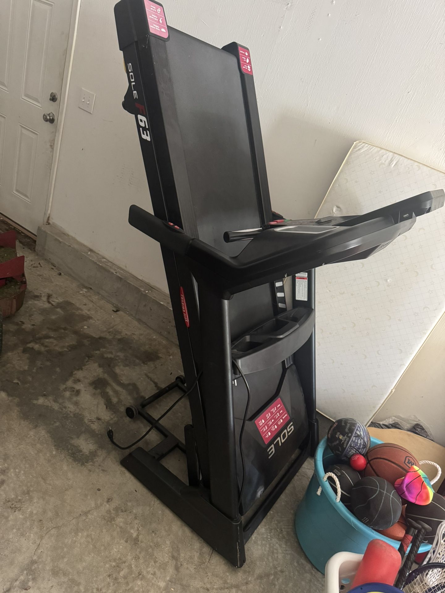 Sole F63 Treadmill