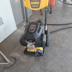3100 DeWalt Power washer Works Great 