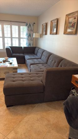 Corner sectional sofa