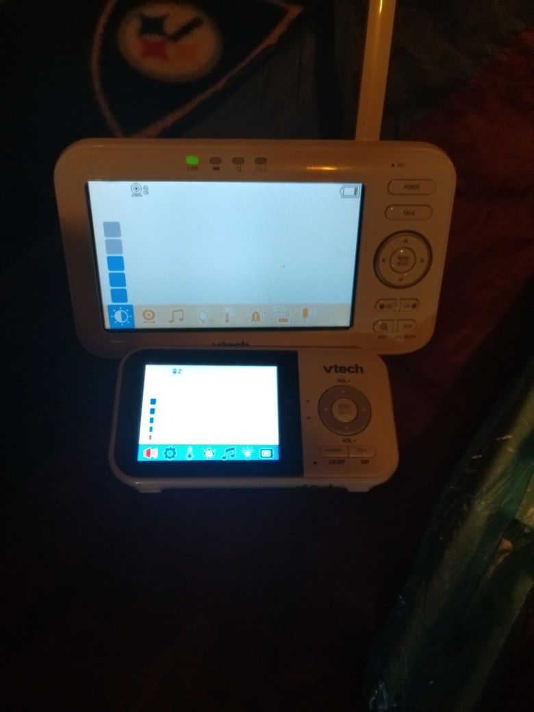 VTech Vm3254 2.8" & VTech VM5254 5" Camera & Baby Monitor