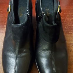 Clarks Women's Bendable Slip-On Shoes Size 8m