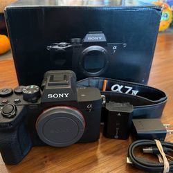 Sony Alpha a7 IV 33MP Mirrorless Camera - Black Body 