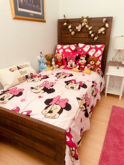 Twin size bed