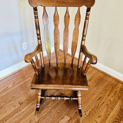 ✨ Vintage Solid Wood Rocking Chair ✨