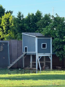 Free Chicken coop