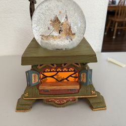 Vintage Disney Snow globe 