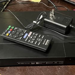 Sony BDP-S6700 Ultra HD 4K Blu-ray/DVD player w/ WiFi. Comes with Power Adapter, Remote , HDMI Cable