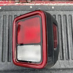 2018 2019 2020 2021 2022 Jeep Wrangler Right Tail Light 