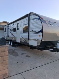 Selling my2018 wildwood x light. Bunkhouse, super slide out.