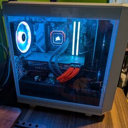 Gaming Computer With Desk And Monitor 