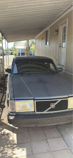 Volvo Sedan – 1991 240