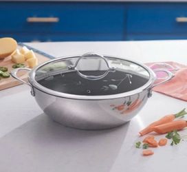 Princess House  6quarts non stick round casserole