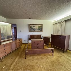 5 Pc MCM Vintage Bedroom Set 