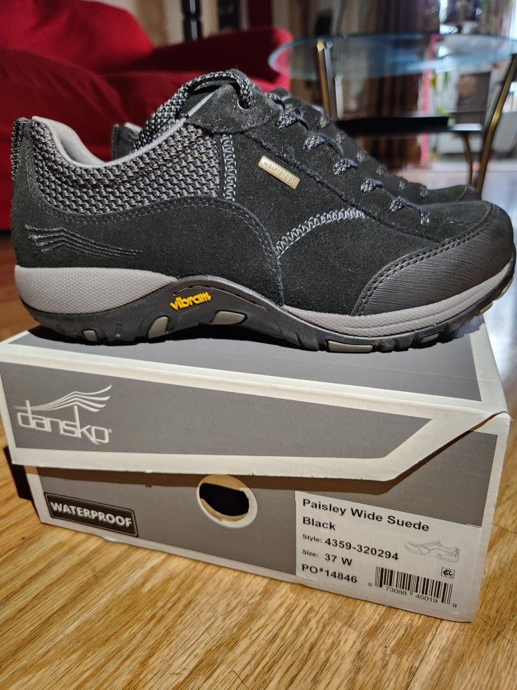 Dansko Womens 37 Wide