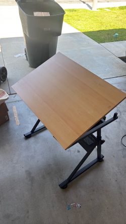 Artist table