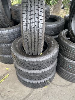 SET MICHELIN LT 225/75/16 SEMI NEW 95%TREAD LIFE $300 PRICE INCLUDE PROFESSIONAL INSTALLATION AND TAX