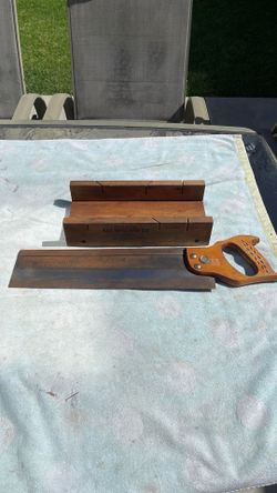 Vintage Rock Maple Mitre Box with Disson Saw
