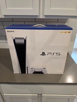 PS5 Disc Edition + 2 Controllers + Original Box – Excellent Condition