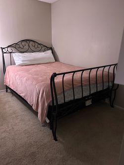 Queen size Iron Frame Bed