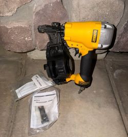 Dewalt 1-3/4 in. 15 Degree Pneumatic Coil Roofing Nailer