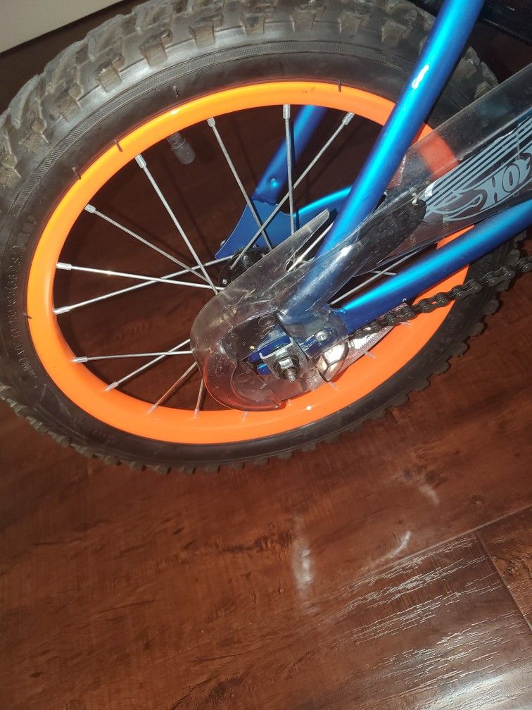 Dynacraft 16" Hot Wheels Boy's Bike, Blue