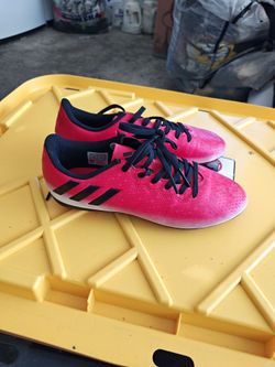 Adidas Indoor Soccer Shoes Pink Size 5