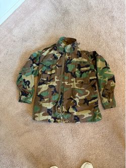 Excellent Condition US Navy-issued M-65 Woodland Cold Weather Camouflage Field Jacket