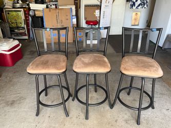 3 Bar Stools $40
