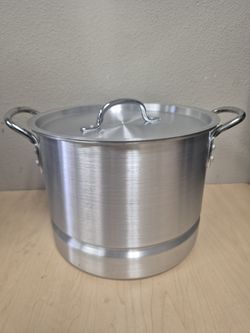 IMUSA aluminum tamale and seafood steamer, commonly available in sizes ranging from 12 to 32 quarts.