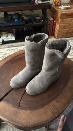 Ugg Boots Gray Winter Boots size 7