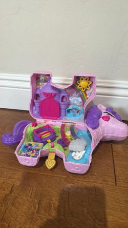 Polly pockets