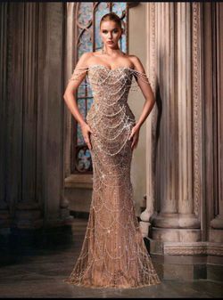 Beautiful dress.Used 1 Time!