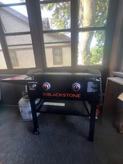 Blackstone Original 28” Outdoor Griddle (2-Burner)