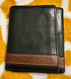 Fossil Black Leather Bifold with Brown Accent Strap