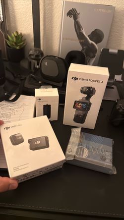 Osmo pocket 3 w/ wireless mic , ND filters, mini tripod