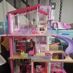 Barbie Dream House 