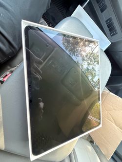 Apple iPad Pro 13 inch M4 1 TB storage / Matching Apple Magic Keyboard