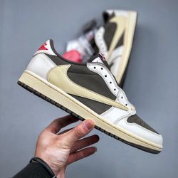 Jordan 1 Low Travis Scott Reverse Mcha