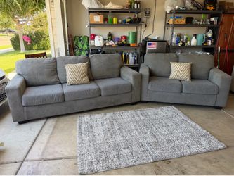 Couch set