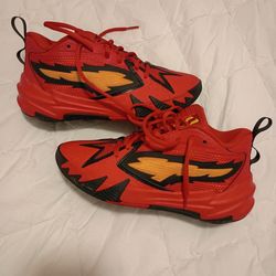 pumas retors size 4 boys