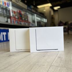 MacBook Air M2 Chip (Latest Model)