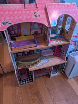 Wooden doll house ! ~4 feet tall