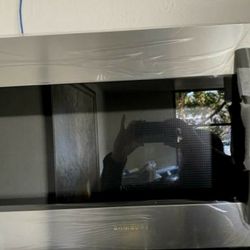 Samsung & Whrilpool 30in Microwave Open Box Unit Up to 50% Off