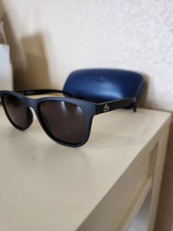 New Lacoste L884S Sunglasses Matte Black, 