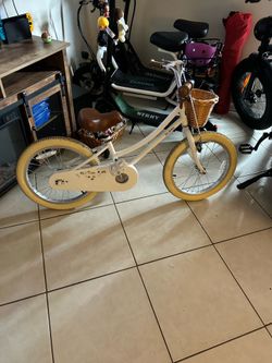 Girls bike