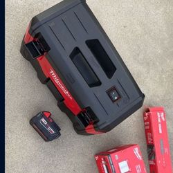 Milwaukee Vacuum 5.0 Battery To Filters And Charger And Extension