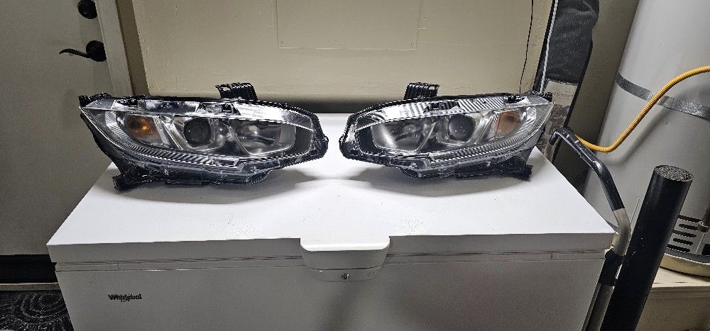 Used 2017 Honda Civic Headlights