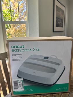 Cricut Easy Press SE Heat Press Machine For T Shirts and HTV Vinyl Projects, NEW Daybreak White - 12"x 10"