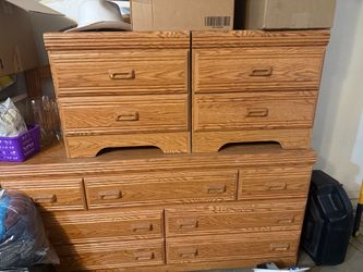 Queen 5-Piece Oak Bedroom Set - Dresser with mirror, 2 Nightstands, Headboard