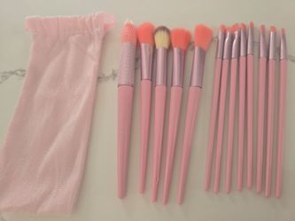 NEW PINK MAKEUP OR PAINTING BRUSH SET PLASTIC HANDLE